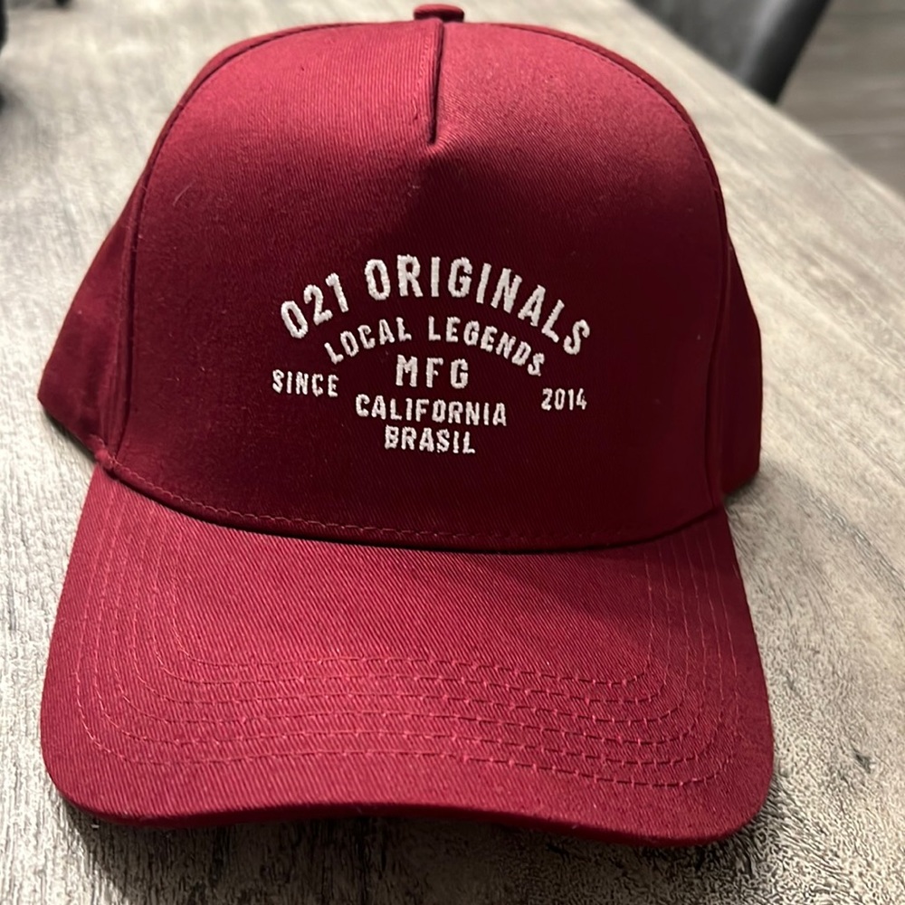 Mens 021 originals maroon hat. Snap back